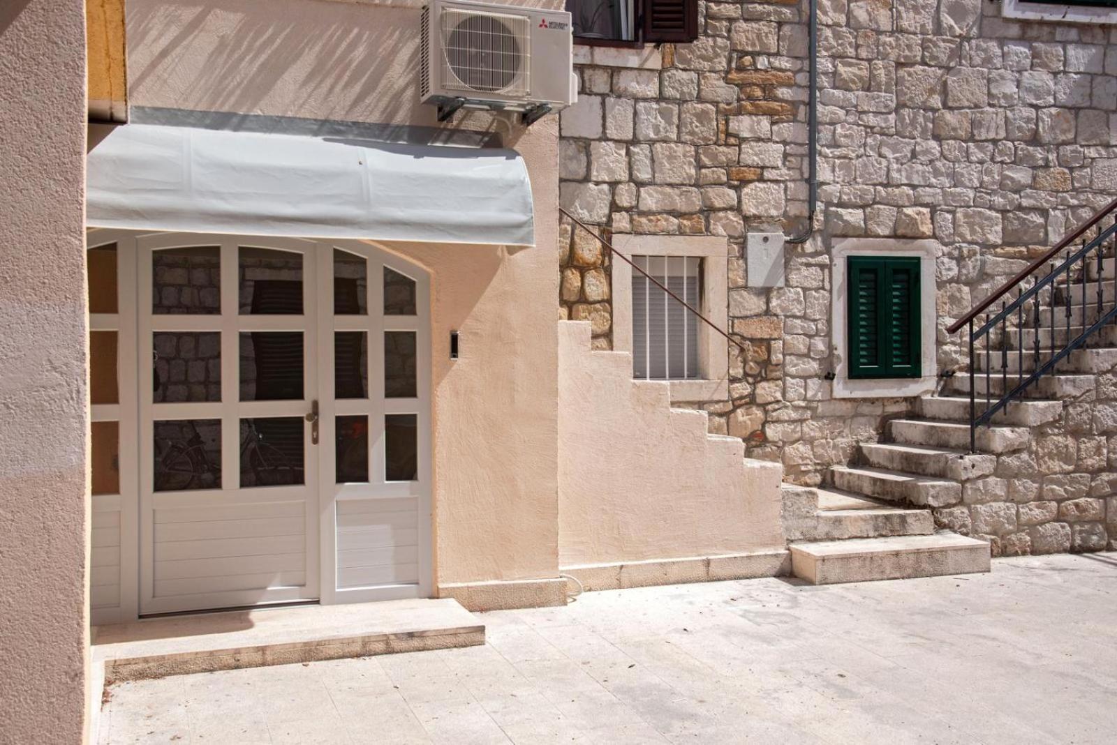 דירות ספליט Petite Haven מראה חיצוני תמונה
